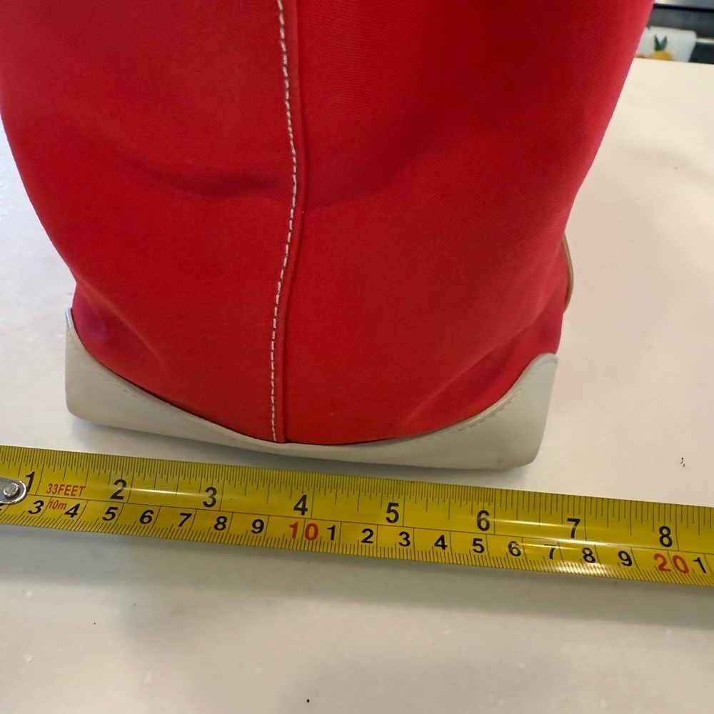 COACH HAMPTON LEGACY RED FABRIC WHT LEATHER TRIM MARKET TOTE BAG - Picture 15 of 16